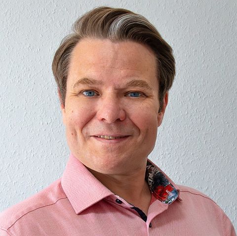 Portraitbild von Helge Ott